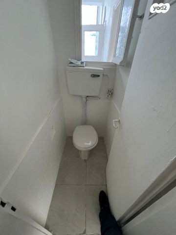 דירה, הרב עוזיאל 11, לב העיר, בת ים