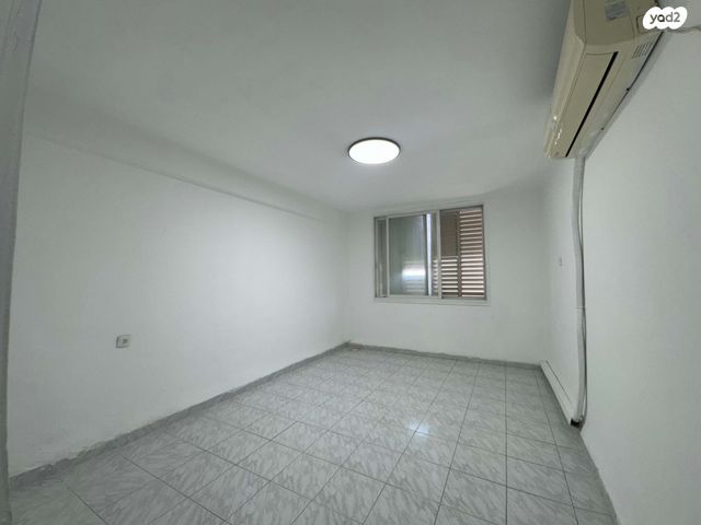 גיורא יוספטל 21