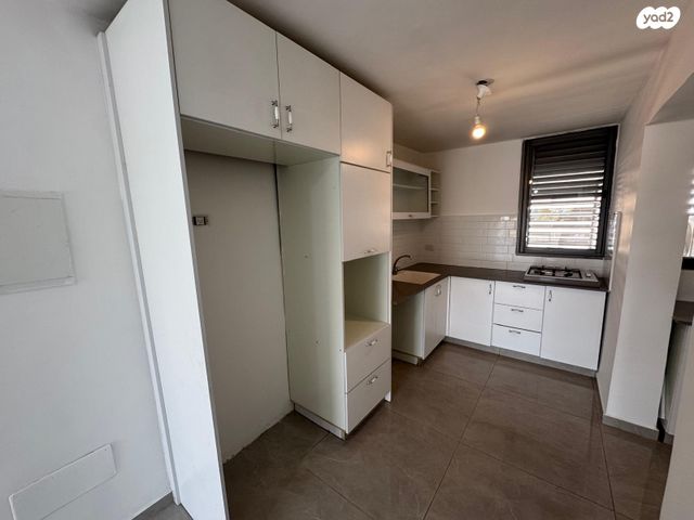 דירה, מרדכי אנילביץ', קרית ויצמן, רעננה