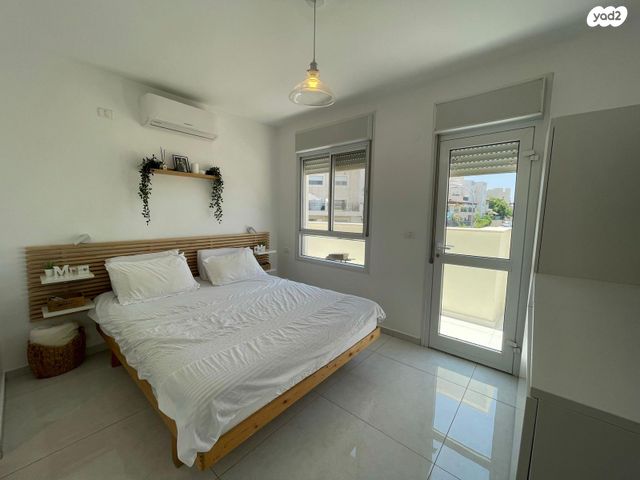 דירה, ישעיהו הנביא 49, מודיעין מכבים רעות