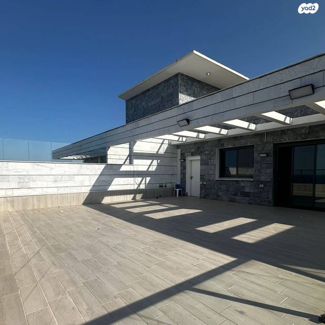 גג/ פנטהאוז, דולב, יצחק שמיר, נהריה