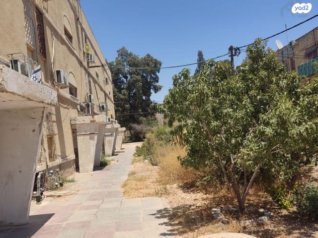 דירה, שמעון בר גיורא, שכונה ד', באר שבע