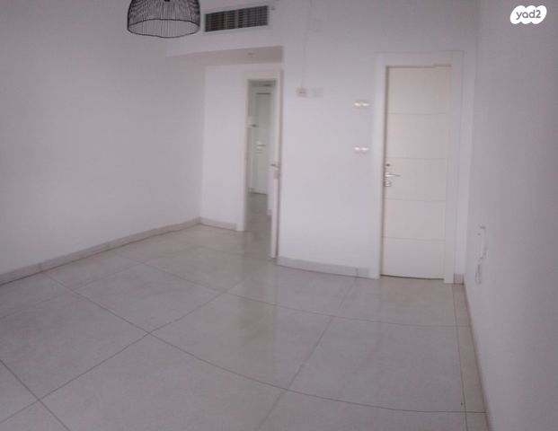 דירה, דניאל, בת ים