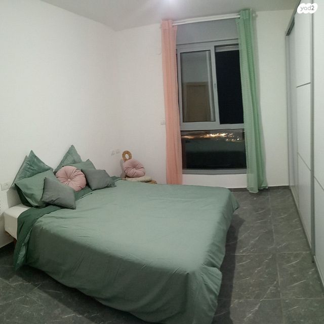 דירה, יוחנן הסנדלר, בת ים