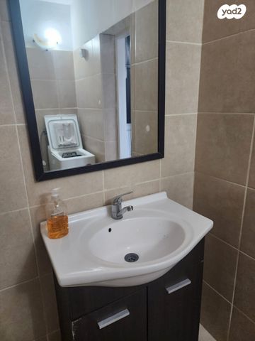 דירה, גיורא יוספטל, רמלה