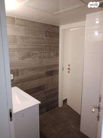 דירה, דניאל, בת ים