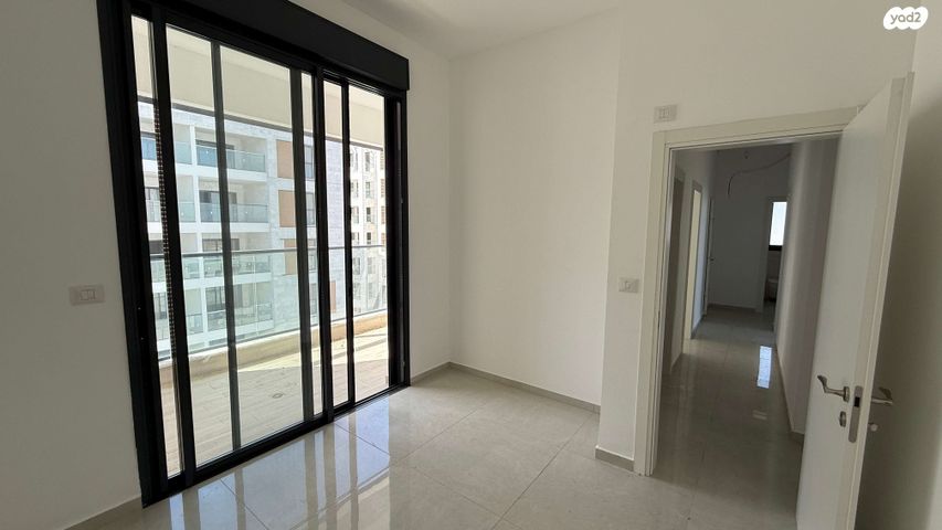 גג/ פנטהאוז, נשר