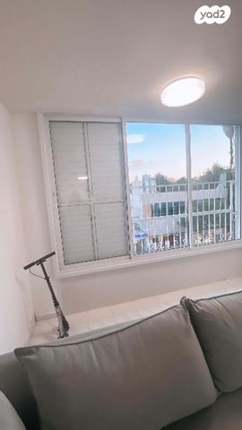 דירה, מעפילי אגוז, נווה חן, תל אביב יפו