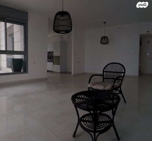 דירה, דניאל, בת ים