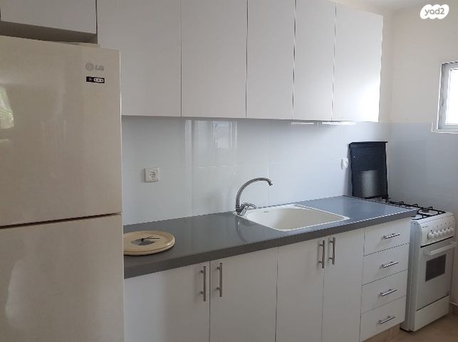 דירה, הרב לוזון 12, רמת הנשיא, בת ים