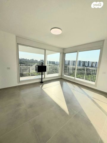 דו משפחתי, בת חפר