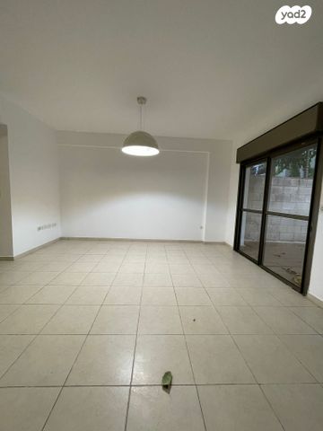 דירת גן, פרץ חיות 23, לב תל אביב, לב העיר צפון, תל אביב יפו