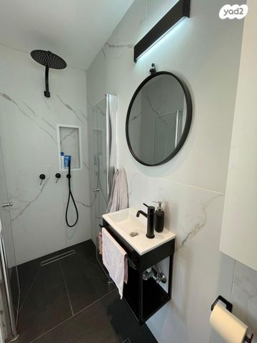 דירה, ישעיהו הנביא 49, מודיעין מכבים רעות