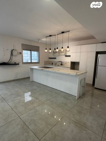 דירת גן, חורב, אחוזה, חיפה