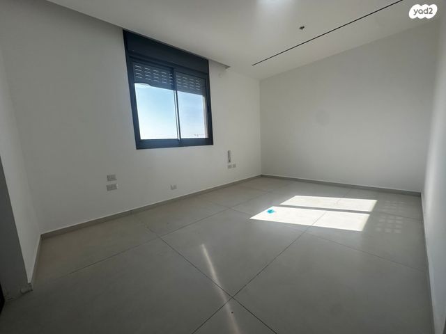 גג/ פנטהאוז, דולב, יצחק שמיר, נהריה