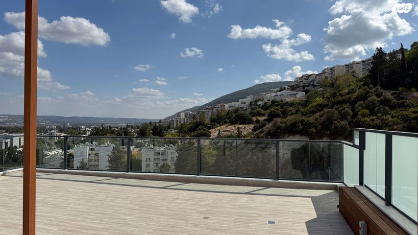 גג/ פנטהאוז, נשר