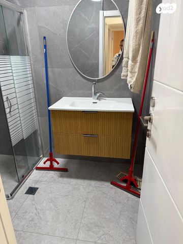 דירה, מעלה אדומים