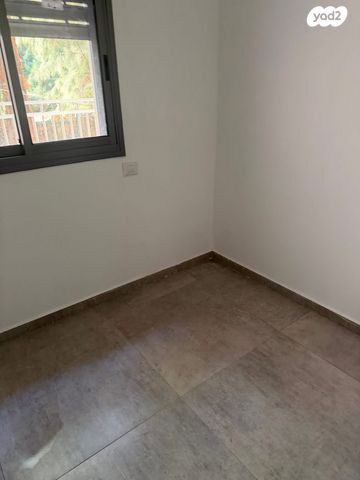 דירת גן, שדרות העם הצרפתי 23, שכונת הותיקים, רמת גן