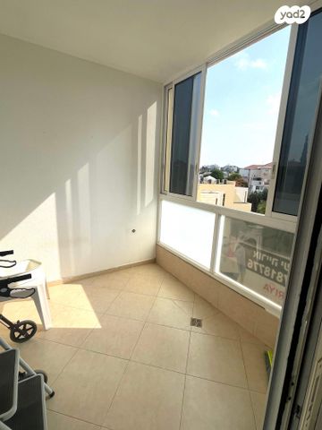 דירה, הרטום, קרית השרון, נתניה