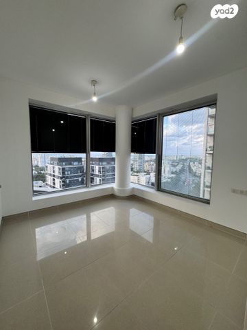 ניסים אלוני 1