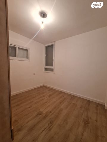 דירה, הרב דנגור, פרדס כץ, בני ברק