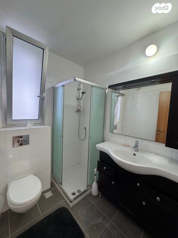 ניסים אלוני 1