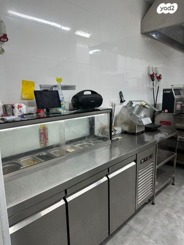 חנויות/ שטח מסחרי, דרך רמתיים, שאר העיר, הוד השרון