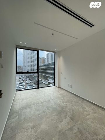 שושנה דמארי 