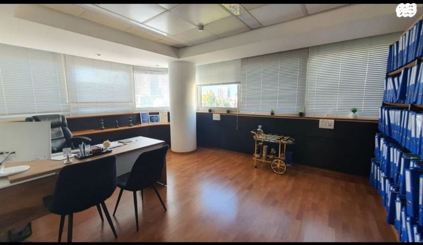 משרדים, יגאל אלון, ביצרון ורמת ישראל, תל אביב יפו