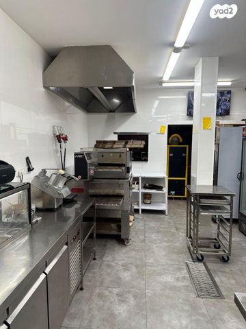 חנויות/ שטח מסחרי, דרך רמתיים, שאר העיר, הוד השרון