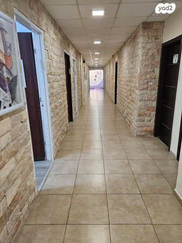 משרדים, שדרות חיים וייצמן 24, צפון מזרח מרכז העיר, נתניה