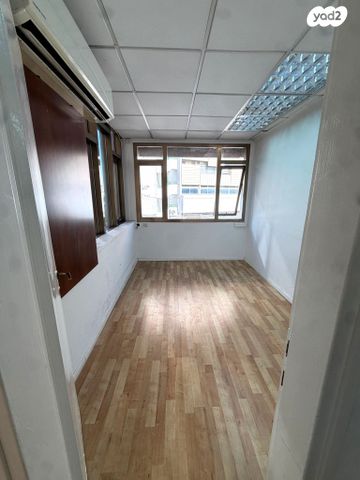 משרדים, דרך מנחם בגין, מונטיפיורי, הרכבת, תל אביב יפו