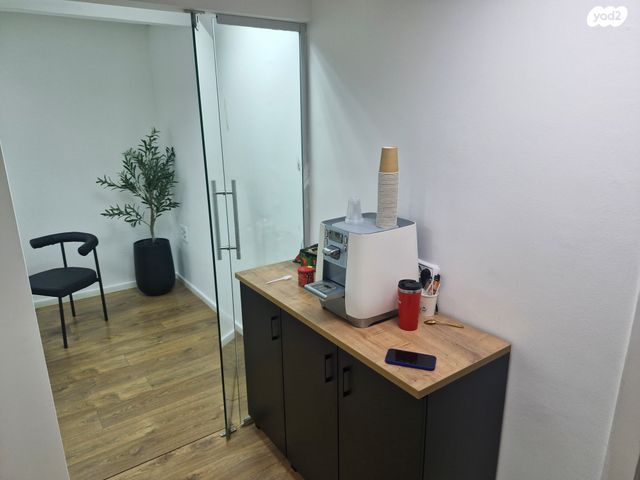 משרדים, לזרוב, ראשון לציון