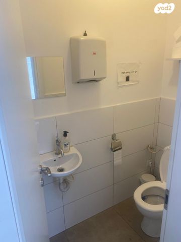 משרדים, משה לוי, מב"ת מערב, אזור תעשייה חדש, ראשון לציון