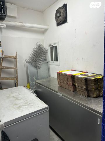 חנויות/ שטח מסחרי, דרך רמתיים, שאר העיר, הוד השרון