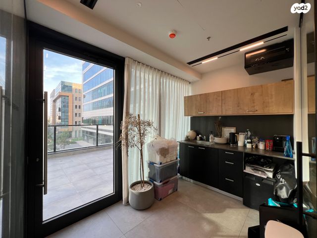 משרדים, משה דיין 8, פארקטק פתח תקווה / אזור תעשייה קרית אריה, פתח תקווה