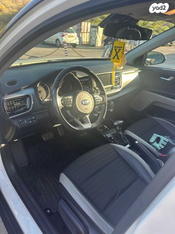 מודעת רכב קיה סטוניק