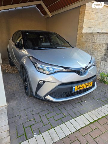 מודעת רכב טויוטה C-HR