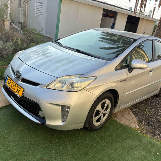 מודעת רכב טויוטה פריוס