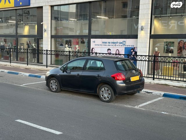 מודעת רכב טויוטה אוריס