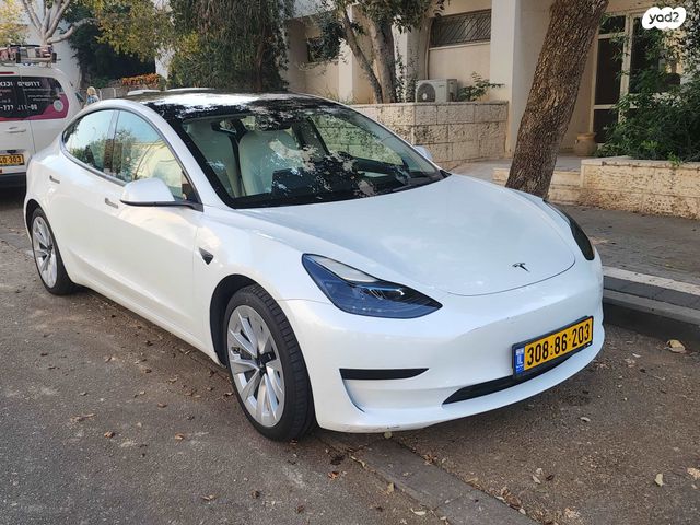מודעת רכב טסלה מודל 3