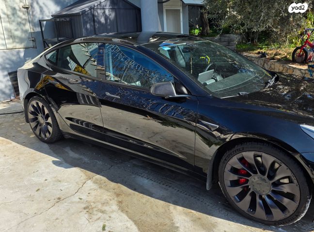 מודעת רכב טסלה מודל 3