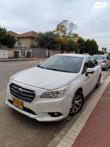 סובארו B4/לגאסי