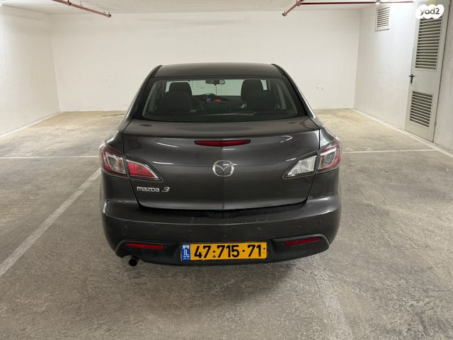 מאזדה 3
