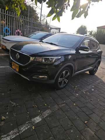 מודעת רכב אם ג'י ZS