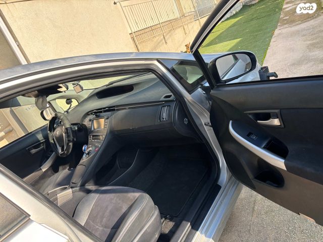 טויוטה פריוס