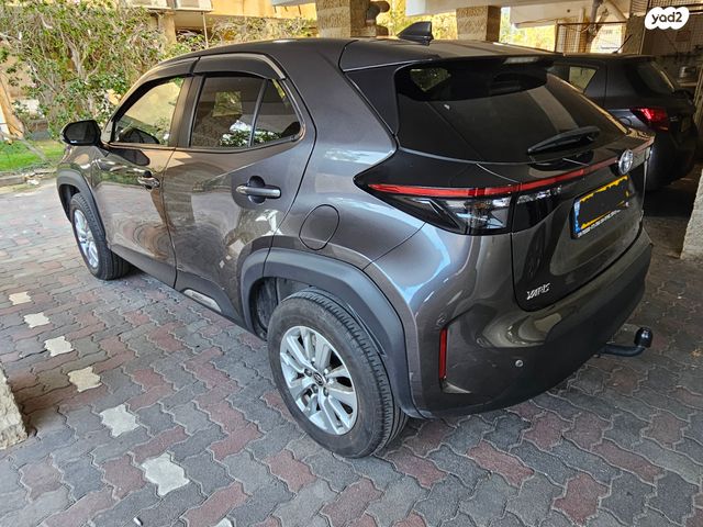 טויוטה יאריס קרוס