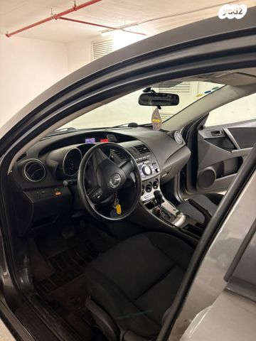 מודעת רכב מאזדה 3