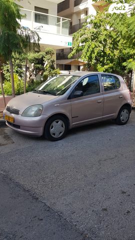 טויוטה יאריס