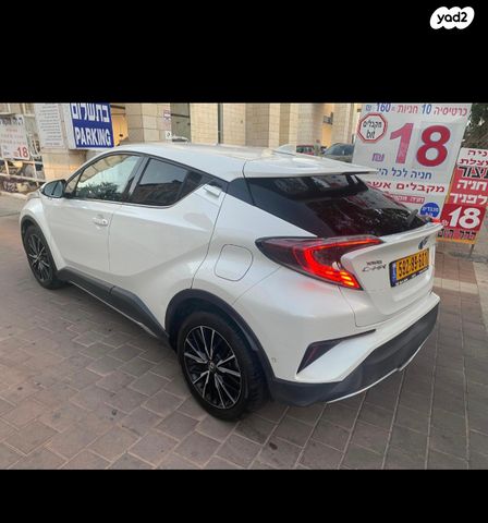 מודעת רכב טויוטה C-HR